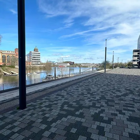Medienhafen Luxurioses Studio Apartment Dusseldorf